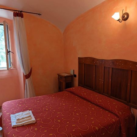Hotel Il Rifugio Del Lupo スカンノ エクステリア 写真