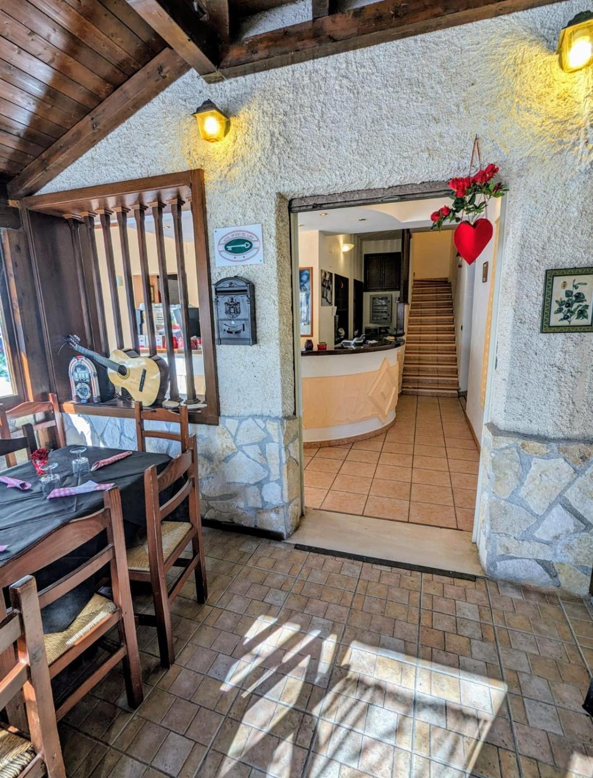Hotel Il Rifugio Del Lupo スカンノ エクステリア 写真